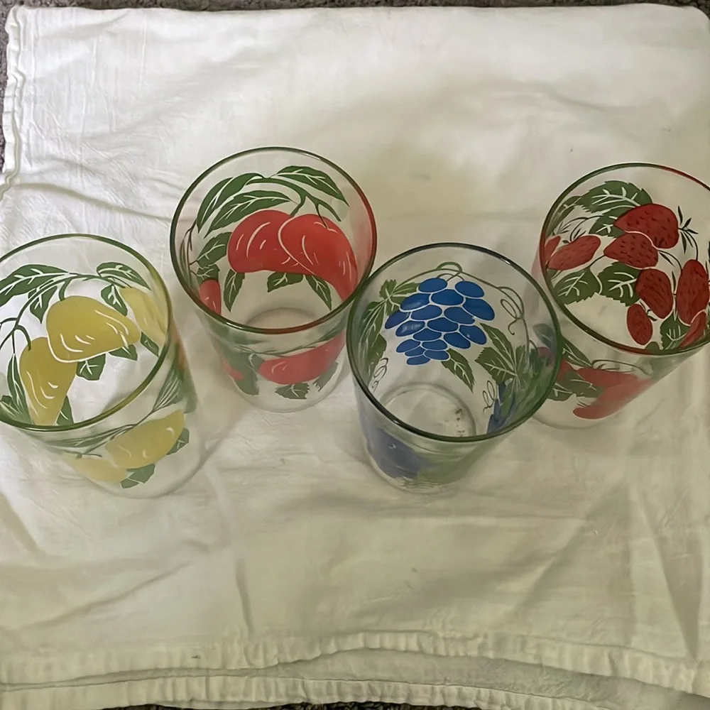 Vintage 8oz fruit glasses‎